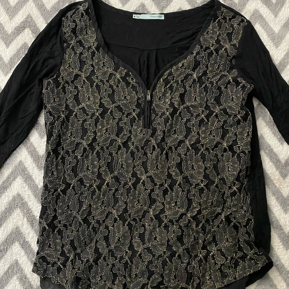 Womens Maurice’s top medium